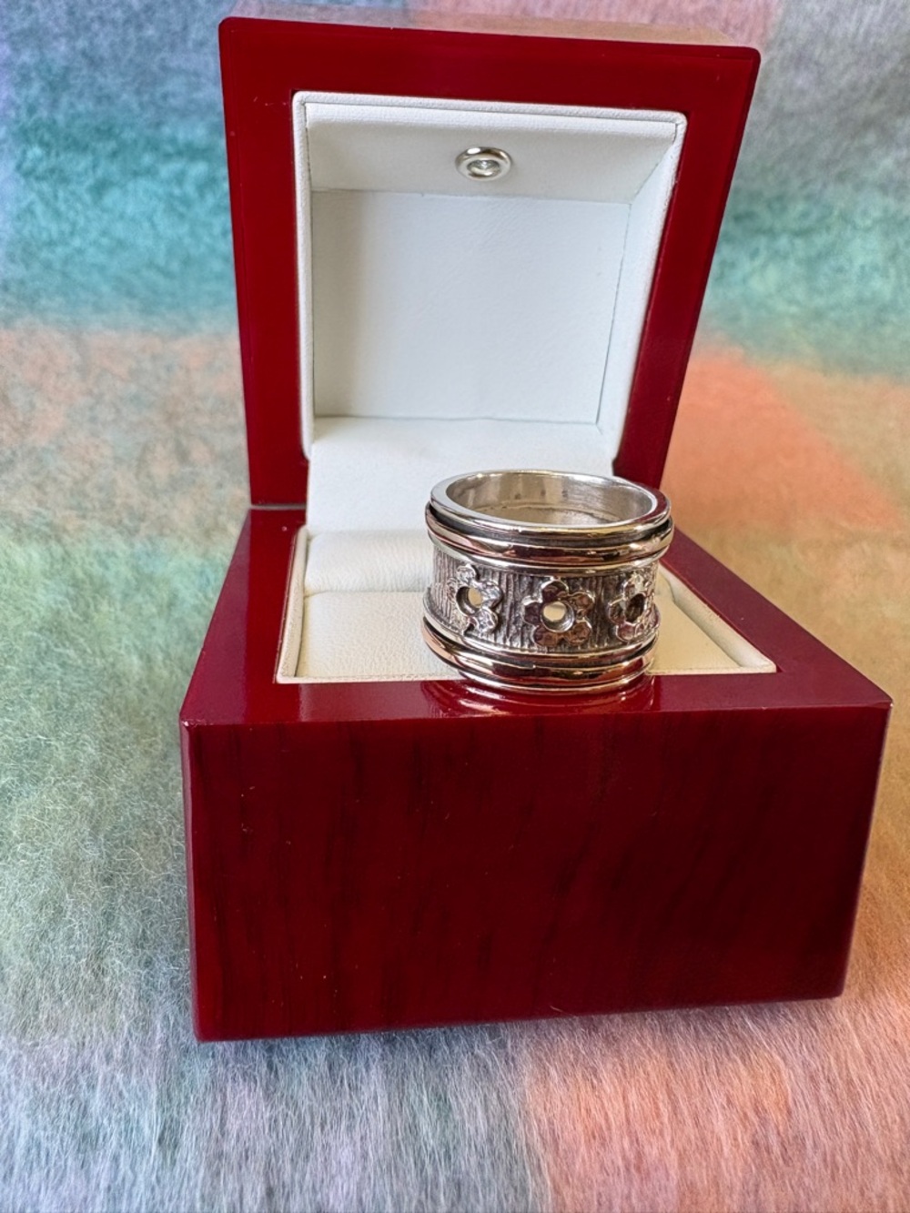 Sterling Silver & 10kt ‘Rose’ Gold, CUSTOM made Band. 
“SPINNER” Band
Bands Spin